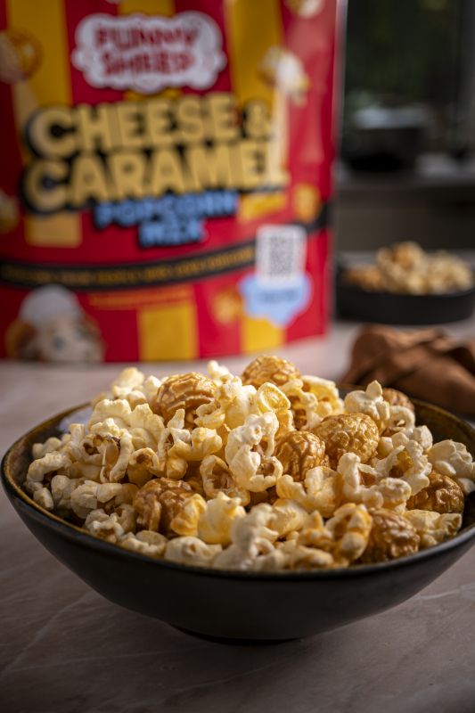 MIX попкорну в карамелі та попкорну з сиром